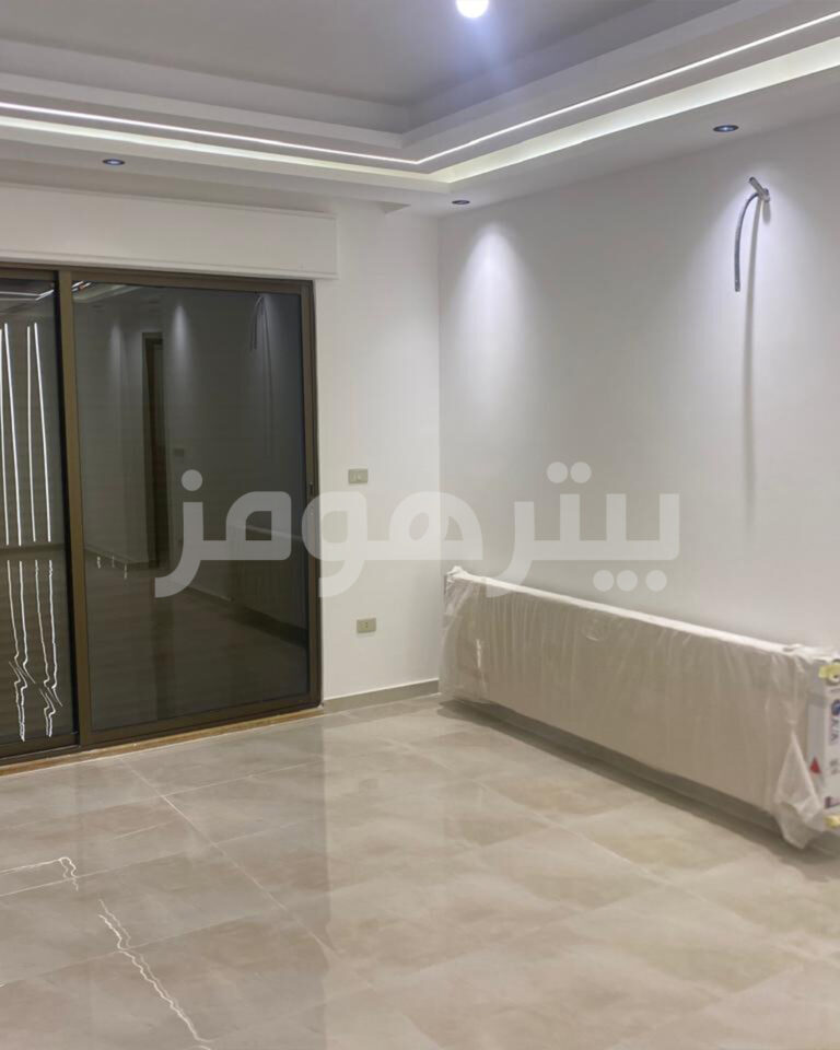 شقه ارضيه للبيع 